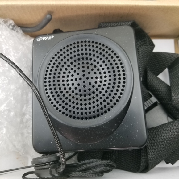 PWMA50B Portable Waist-Band Portable PA System Mic +Rechargeable Batteries - Picture 6 of 7